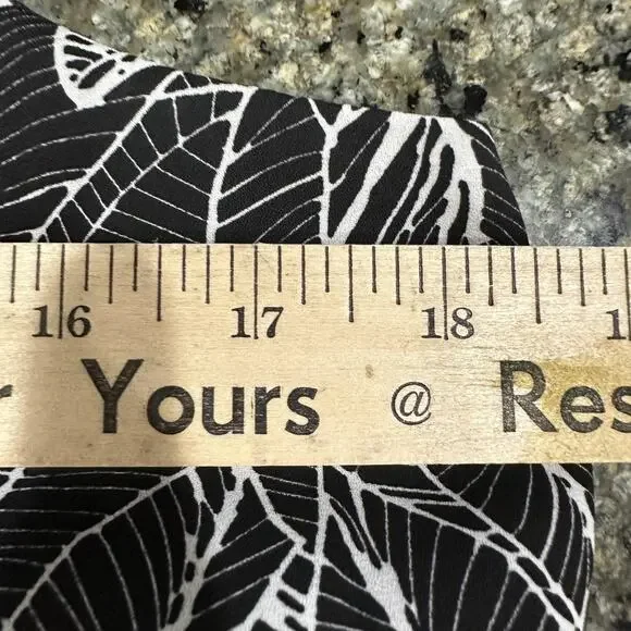 LOFT Tank Top Womens Size S Black White Leaf Print Sleeveless Blouse Layered Hem - Picture 6 of 7